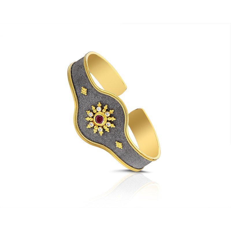 Damaskos Byzantine Shield 18K Gold Cuff with Rhodolite
